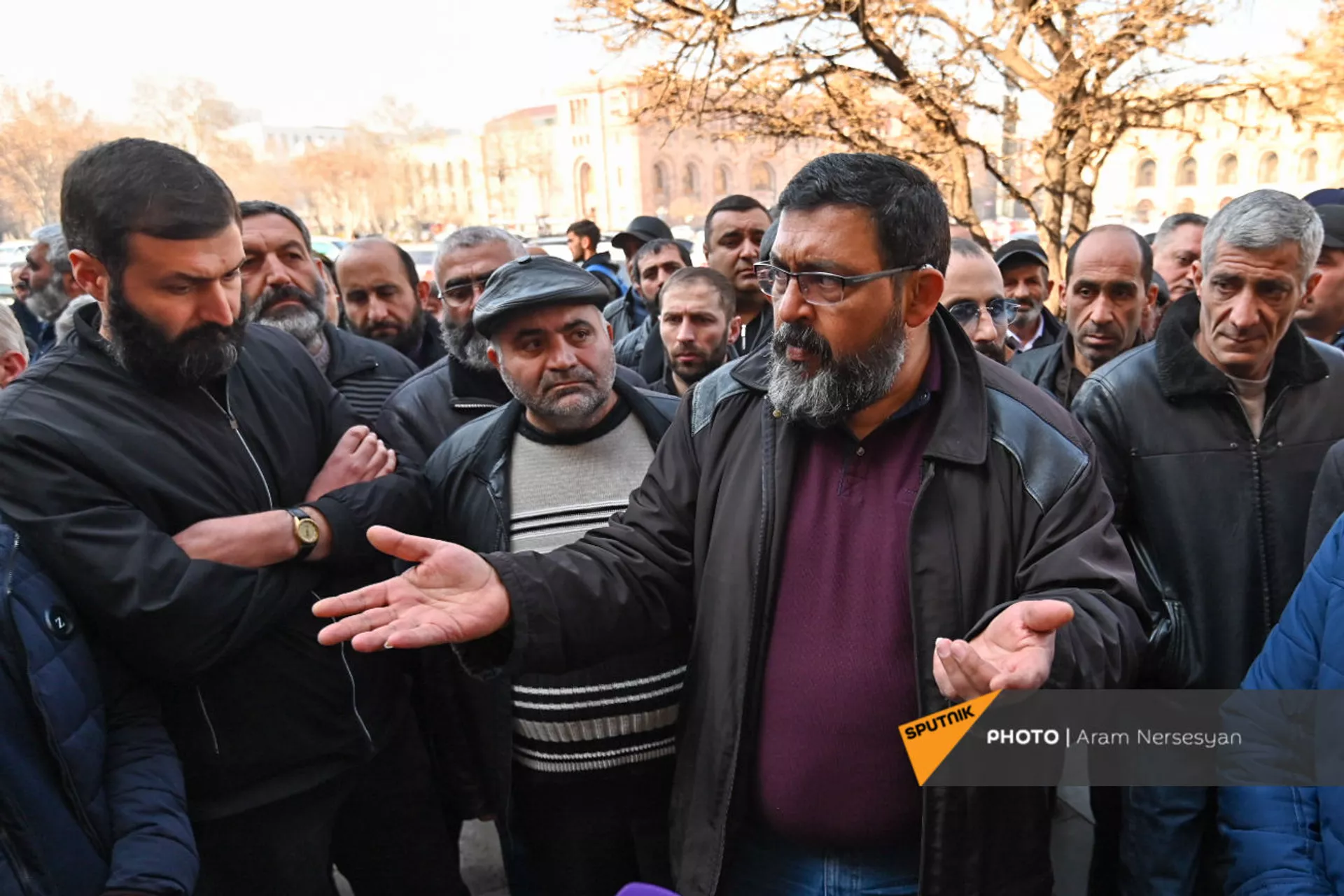 Верните папу: родители пропавших без вести в Карабахе солдат привели на акцию внуков Верните папу: родители пропавших без вести в Карабахе солдат привели на акцию внуков - Sputnik Армения, 1920, 11.02.2021