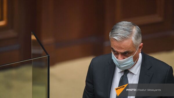 Вице-премьер Мгер Григорян на заседании в Парламенте (10 февраля 2021). Еревaн - Sputnik Армения