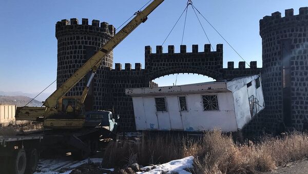 Демонтаж незаконных строений у Национального парка Севан (февраль 2021). Гегаркуник - Sputnik Армения