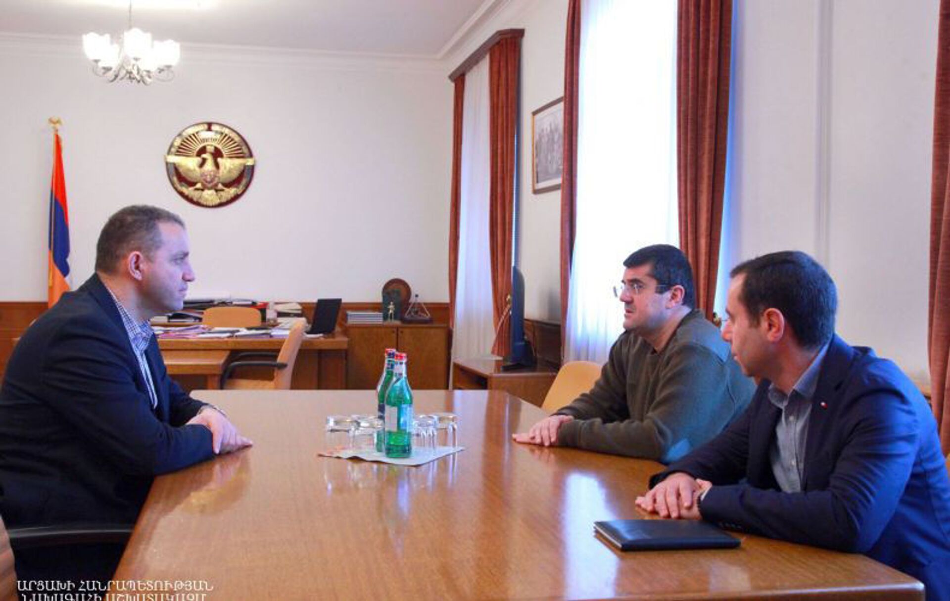 Президент Карабаха обсудил восстановительные работы с министром экономики Армении - Sputnik Армения, 1920, 14.02.2021