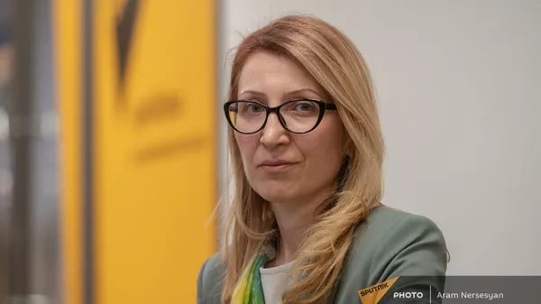 Министр труда, социальных и миграционных вопросов Карабаха Мане Тандилян в гостях радио Sputnik - Sputnik Армения
