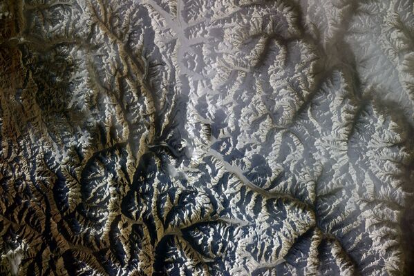 Կարակորում լեռնազանգվածը, լուսանկարել է ռուս տիեզերագնաց Սերգեյ Կուդ-Սվերչկովը    - Sputnik Արմենիա