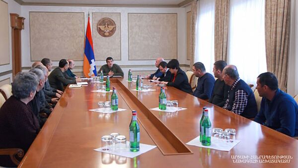 Президент Карабаха Араик Арутюнян встретился с жителями перешедших азербайджанской стороне сел Аскеранской области (19 февраля 2021). Степанакерт - Sputnik Արմենիա