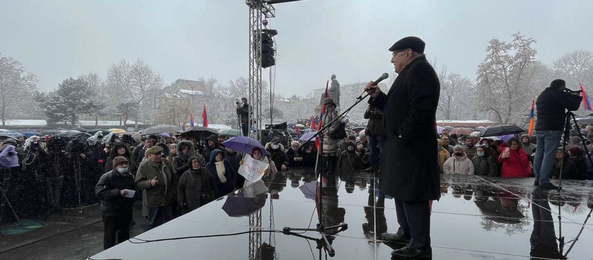 Вазген Манукян выступает на митинге оппозиции (20 февраля 2021). Еревaн - Sputnik Армения, 1920, 20.02.2021