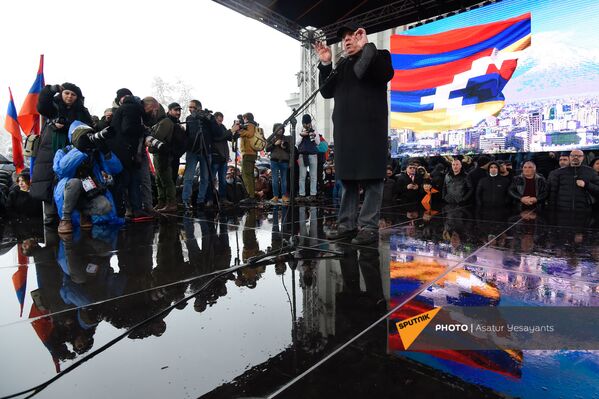 Грант Багратян на митинге (20 февраля 2021). Еревaн - Sputnik Армения