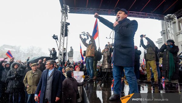 Ишхан Сагателян выступает на митинге оппозиции (20 февраля 2021). Еревaн - Sputnik Արմենիա