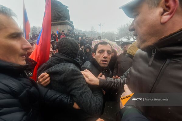 Потасовка на митинге оппозиции (20 февраля 2021). Еревaн - Sputnik Армения