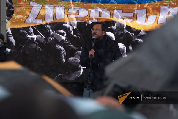 Гехам Манукян выступает на митинге оппозиции (20 февраля 2021). Еревaн - Sputnik Армения