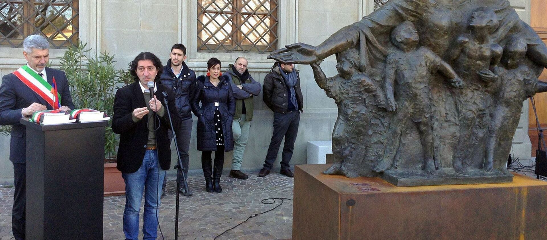 В итальянской Тоскане выставлен на показ мемориал Армянская мать Вигена Аветиса - Sputnik Արմենիա, 1920, 21.02.2021