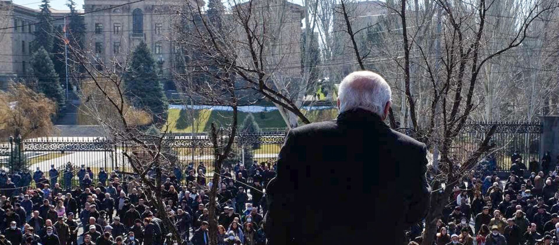 Вазген Манукян выступает на проспекте Баграмяна во время митинга оппозиции (26 февраля 2021). Еревaн - Sputnik Արմենիա, 1920, 26.02.2021