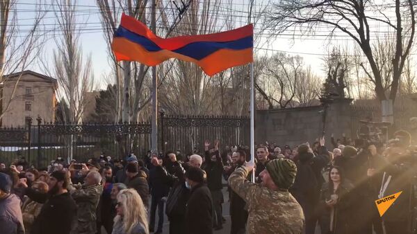 Ликование на проспекте Баграмяна  - Sputnik Армения