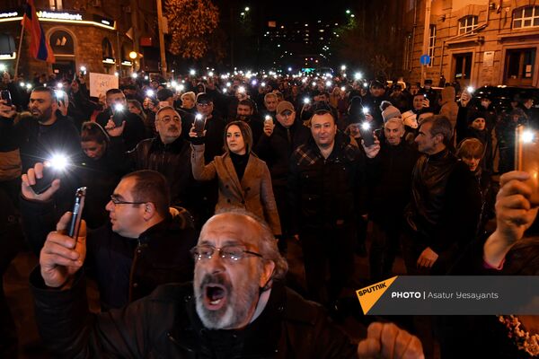 Шествие протеста оппозиции по центральным улицам столицы (23 февраля 2021). Еревaн - Sputnik Армения