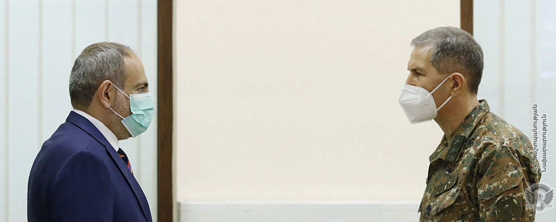 Премьер-министр Никол Пашинян встретился с начальником Генштаба вооруженных сил генерал-лейтенантом Оник Гаспаряном (18 июля 2020). Еревaн - Sputnik Армения, 1920, 04.03.2021