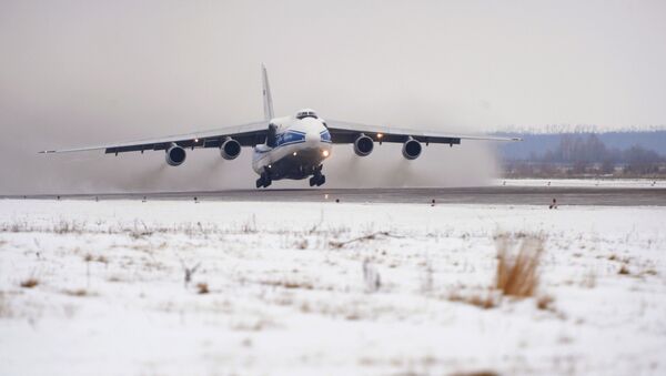 Взлет самолета Ан-124 Руслан с Олимпийским факелом на борту из аэропорта Ульяновск-Восточный - Sputnik Արմենիա