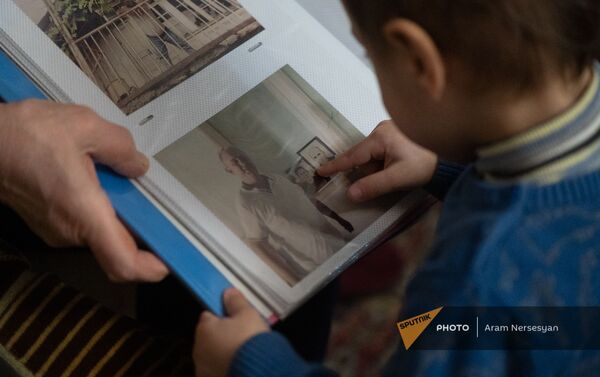 Фотографии погибшего в карабахской войне Тиграна Ханумяна - Sputnik Армения