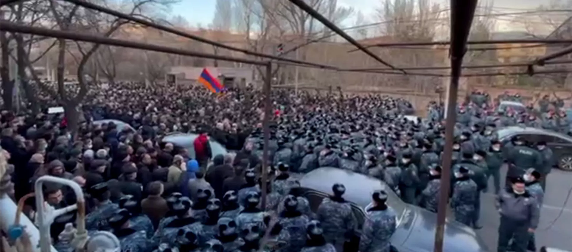 Полиция блокировала оппозиционеров во время митинга (9 марта 2021). Еревaн - Sputnik Армения, 1920, 09.03.2021