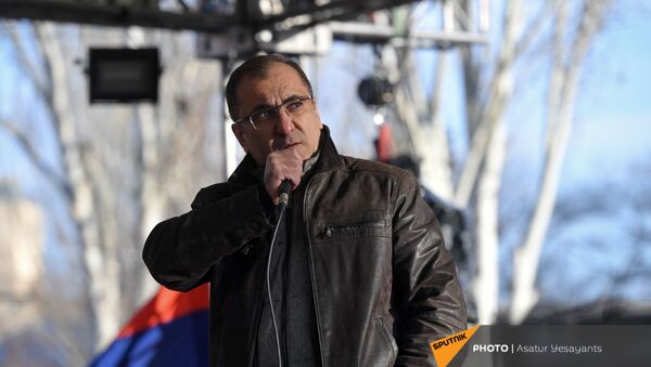 Ара Сагателян выступает перед журналистами на митинге оппозиции (9 марта 2021). Еревaн - Sputnik Արմենիա
