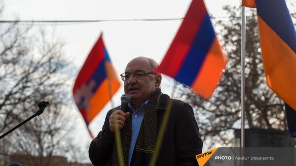Вазген Манукян во время митинга оппозиции (10 марта 2021). Еревaн - Sputnik Արմենիա