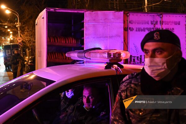 Полиция на митинге оппозиции (9 марта 2021). Еревaн - Sputnik Армения