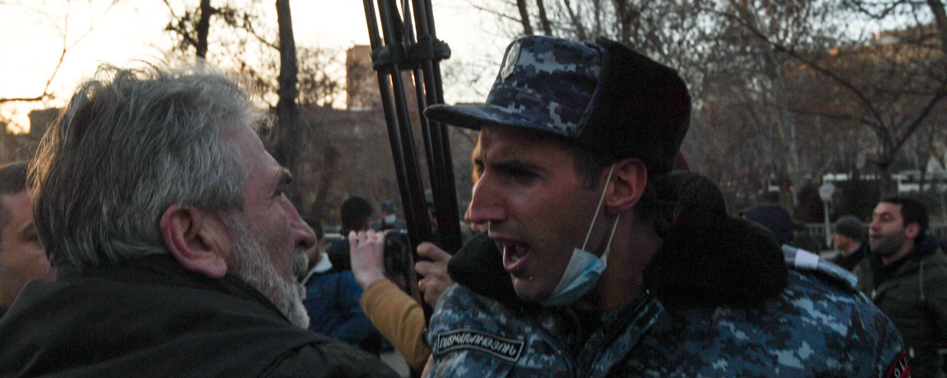 Стычка полицейских и участников митинга оппозиции (9 марта 2021). Еревaн - Sputnik Армения, 1920, 23.10.2021