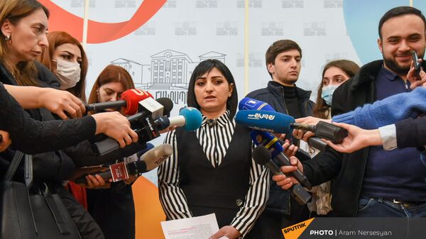 Депутат парламента Армении Тагуи Товмасян отвечает на вопросы журналистов (16 марта 2021). Еревaн - Sputnik Արմենիա
