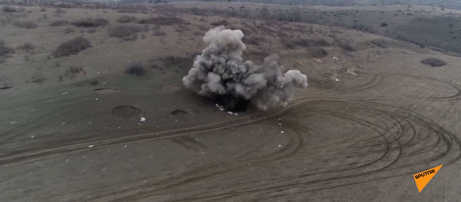 Российские миротворцы уничтожают взрывоопасные предметы в Карабахе - Sputnik Армения, 1920, 17.03.2021