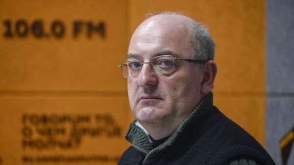 Политтехнолог Армен Бадалян в гостях радио Sputnik - Sputnik Արմենիա