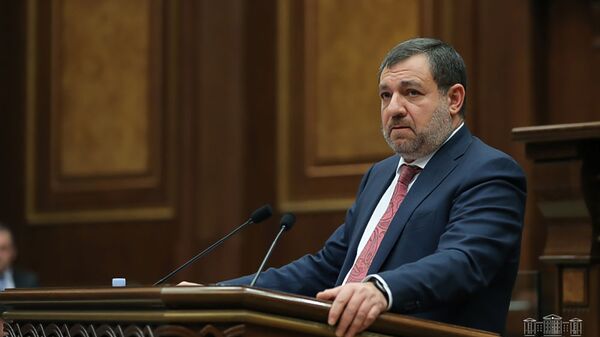 Председатель Высшего судебного совета Рубен Вардазарян отвечает на вопрос депутата во время очередного заседания Парламента (3 марта 2021). Еревaн - Sputnik Արմենիա