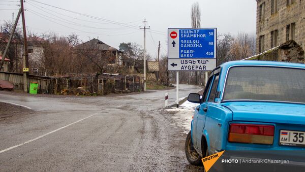 Дорожный указатель на дороге в село Айгепар - Sputnik Армения