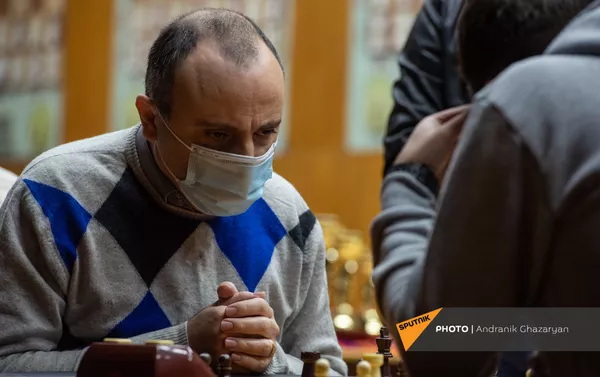 Победитель традиционного шахматного турнира среди сотрудников СМИ Армении, спортивный обозреватель газеты Голос Армении Вадим Мкртчян (27 марта 2021). Ереван - Sputnik Армения