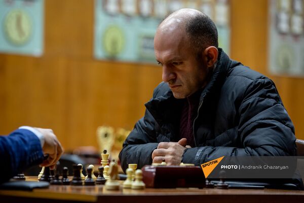 Редактор Sputnik Armeniа Арцрун Костандян на традиционном шахматном турнире среди сотрудников СМИ Армении (27 марта 2021). Ереван - Sputnik Армения