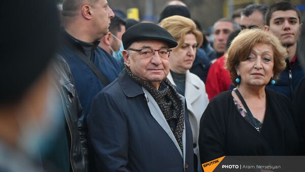 Вазген Манукян на шествии оппозиции (28 марта 2021). Еревaн - Sputnik Արմենիա