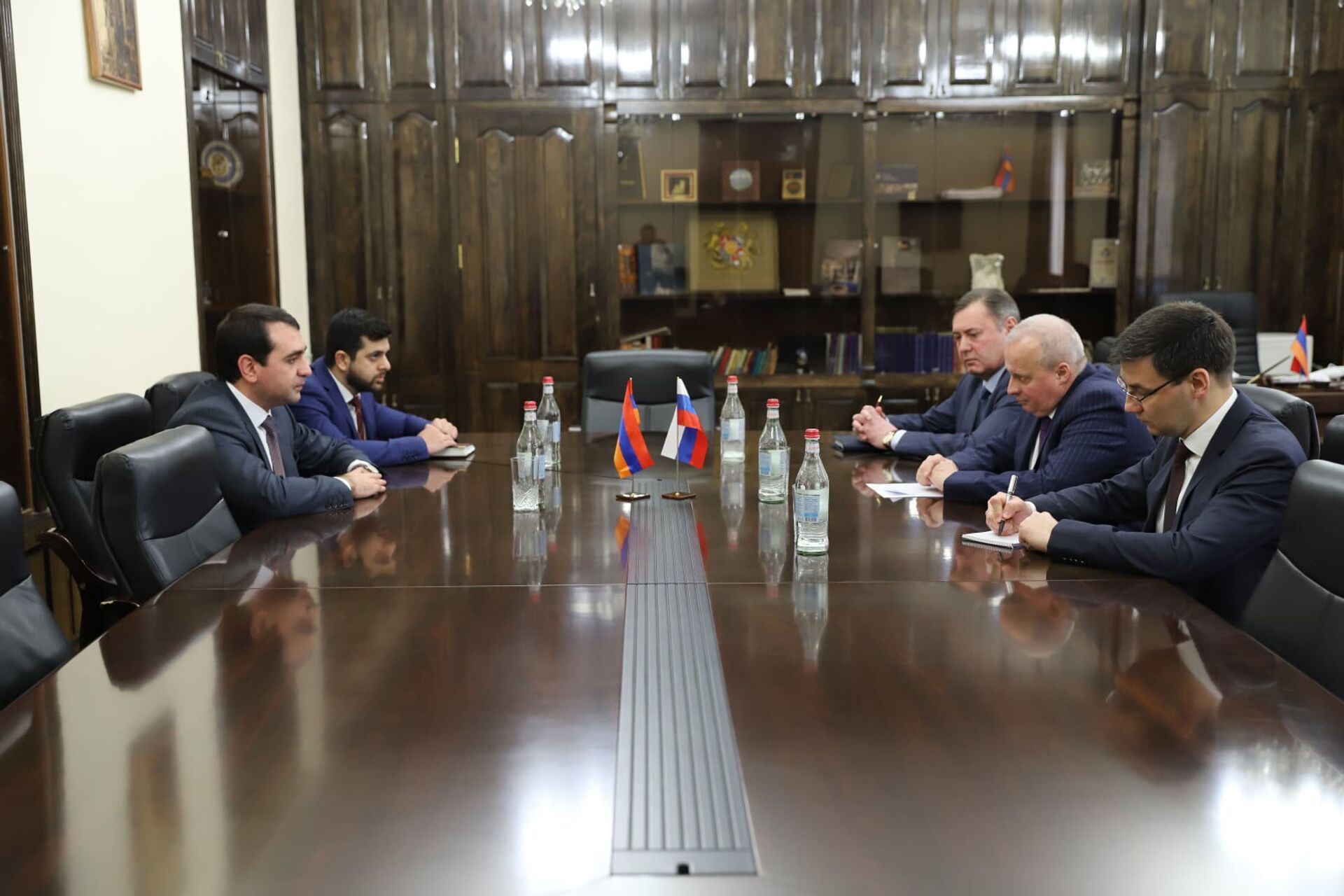 Посол России обсудил сотрудничество с губернатором Ширакской области - Sputnik Армения, 1920, 31.03.2021