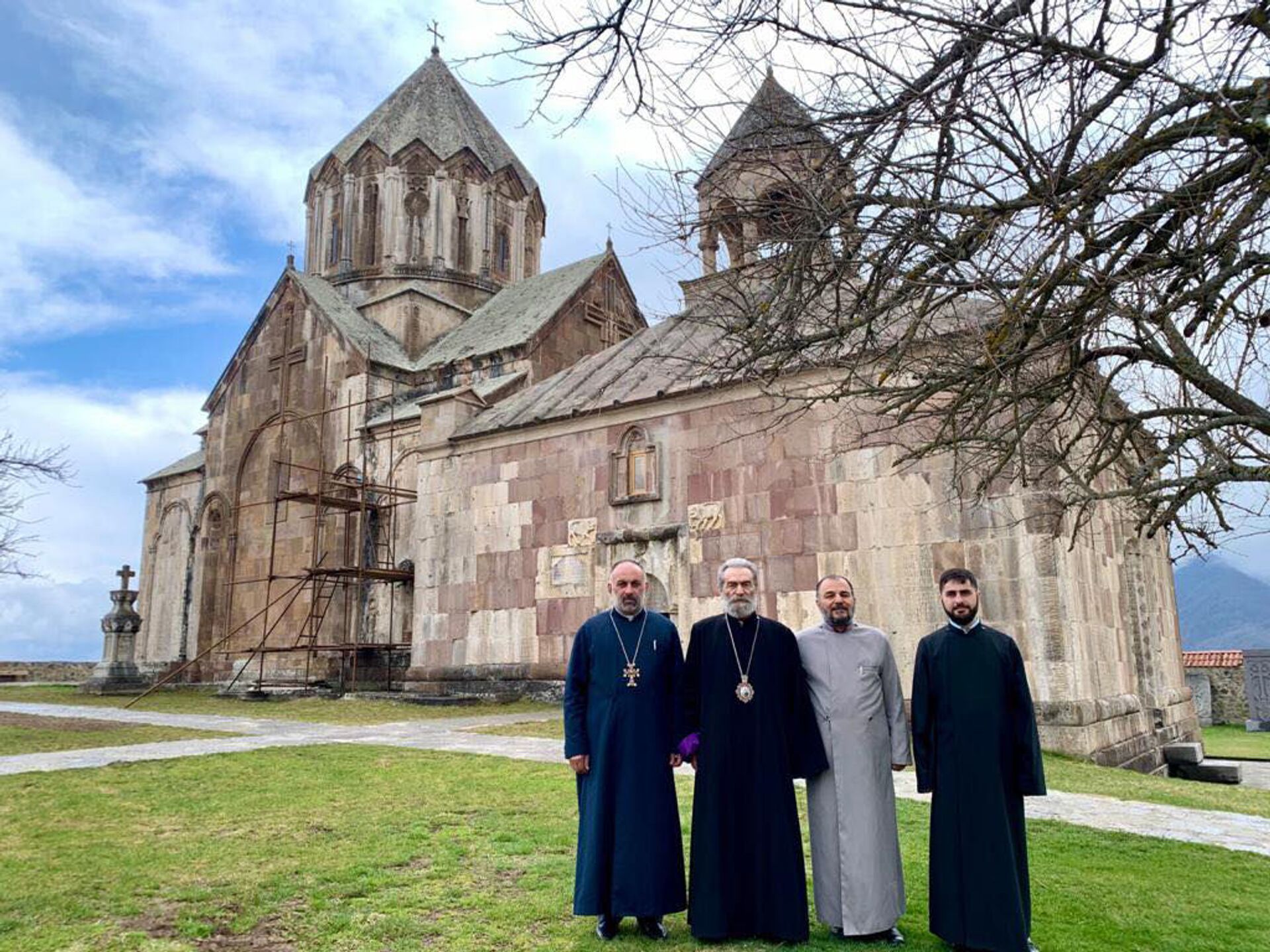 Архиепископ Паргев Мартиросян посетил монастырь Гандзасар - Sputnik Армения, 1920, 03.04.2021