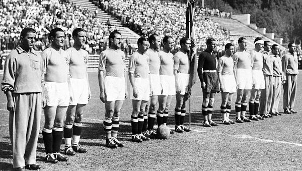 Сборная Италии по футболу перед матчем чемпионата мира 1934 года в Италии - Sputnik Армения