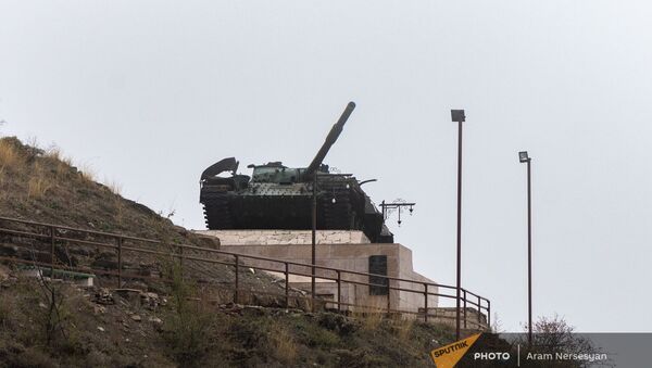 Танк Տ-72, памятник, ознаменующий победу в Шуши, Нагорный Карабах - Sputnik Արմենիա