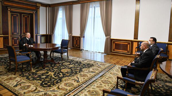 Президент Армен Саркисян принял председателя ЦБ Мартина Галстяна (6 апреля 2021). Еревaн - Sputnik Армения