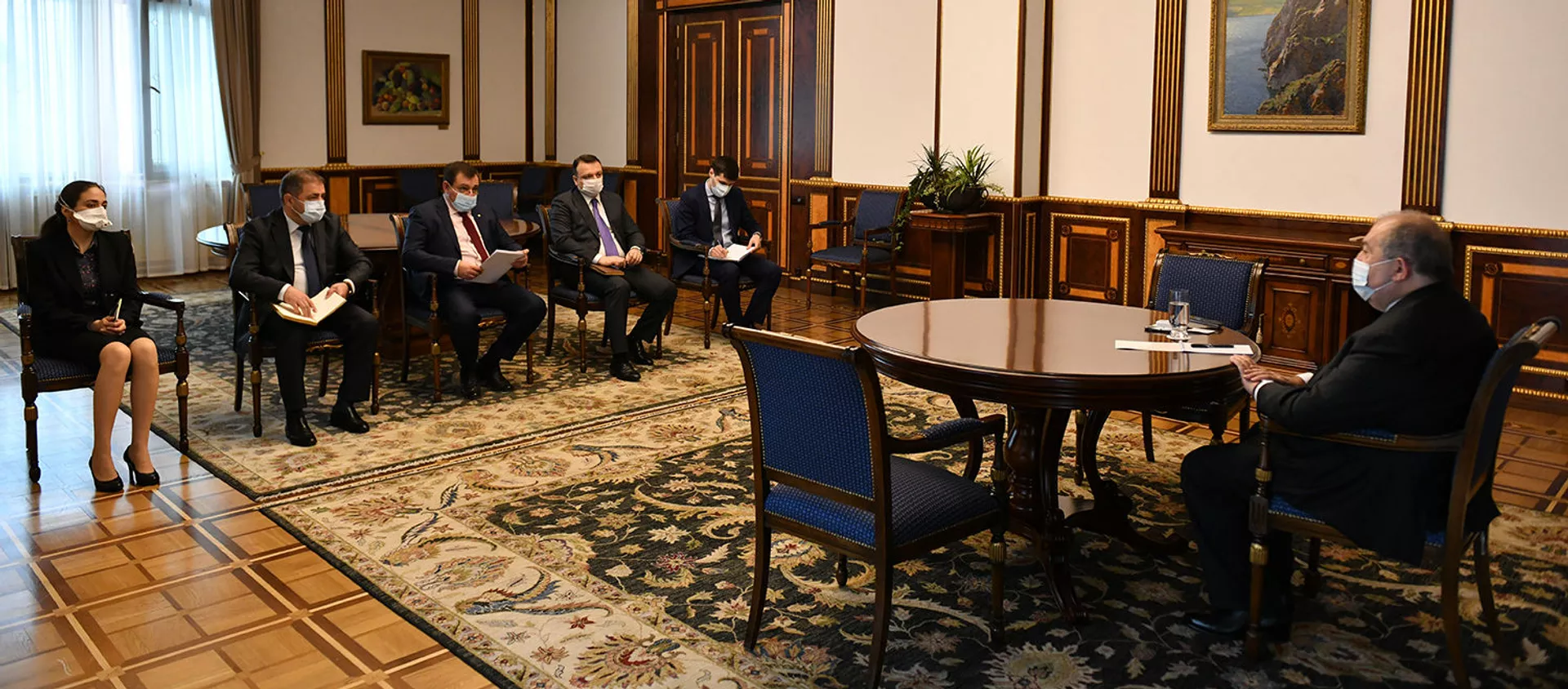 Президент Армен Саркисян принял председателя Высшего Судебного Совета республики Рубена Вардазаряна (6 апреля 2021). Еревaн - Sputnik Армения, 1920, 06.04.2021
