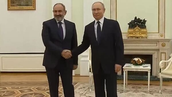 Пашинян прибыл на переговоры с Путиным - Sputnik Армения