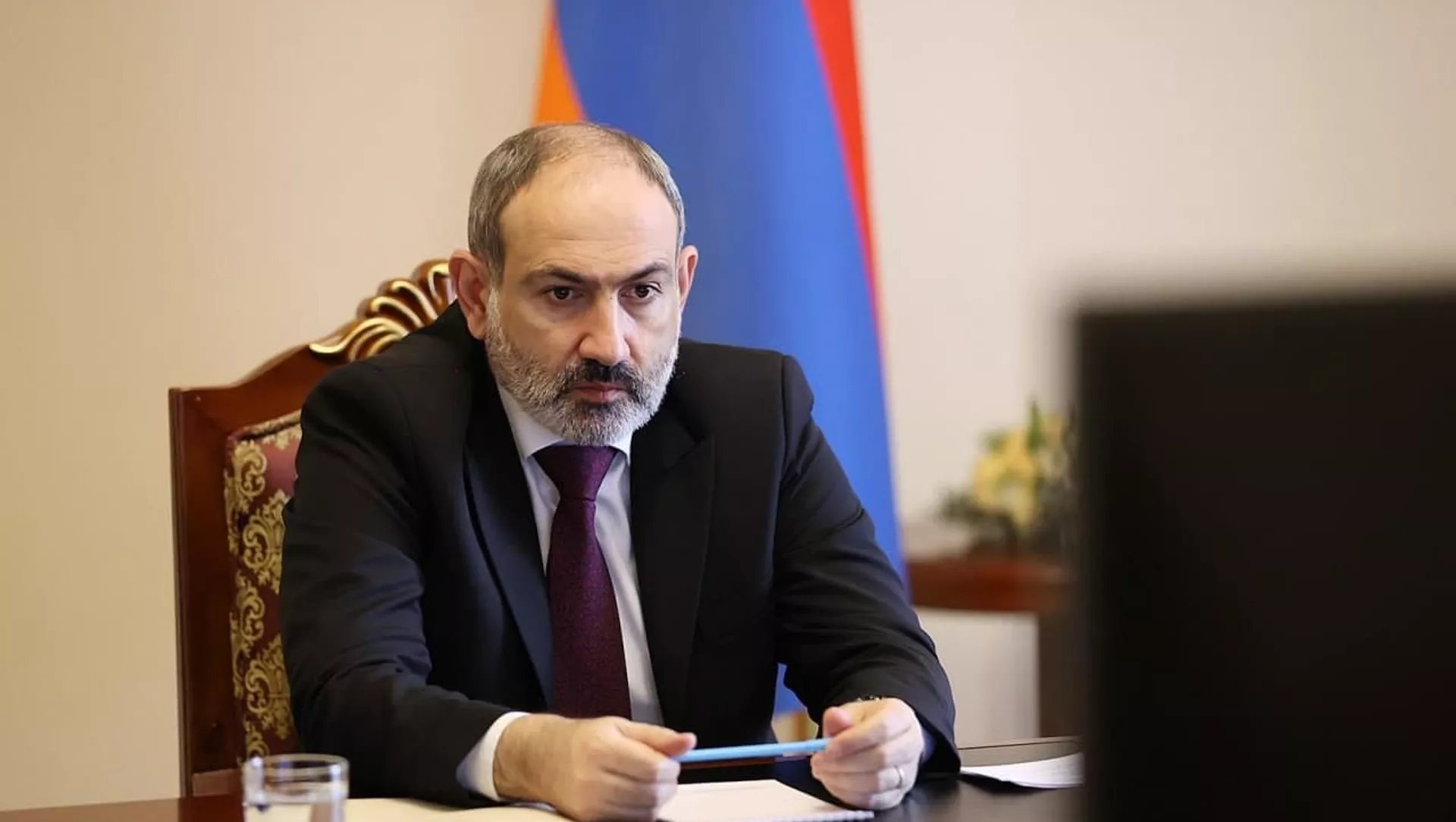 Премьер-министр Никол Пашинян провел видеозвонок с президентом Европейского банка реконструкции и развития Одилом Рино-Бассо (9 апреля 2021). Еревaн