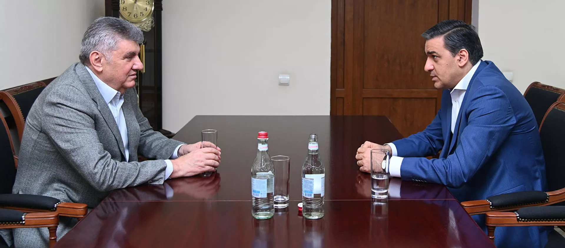 Омбудсмен Арман Татоян встретился с председателем Союза армян России Ара Абраамяном (10 апреля 2021). Еревaн - Sputnik Армения, 1920, 10.04.2021