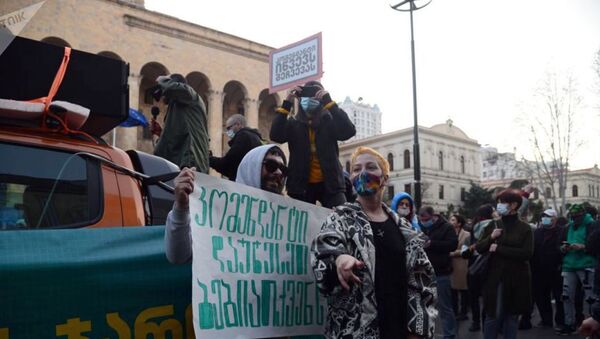Шествие против комендантского часа и covid-ограничений в столице Грузии (3 апреля 2021). Тбилиси - Sputnik Արմենիա