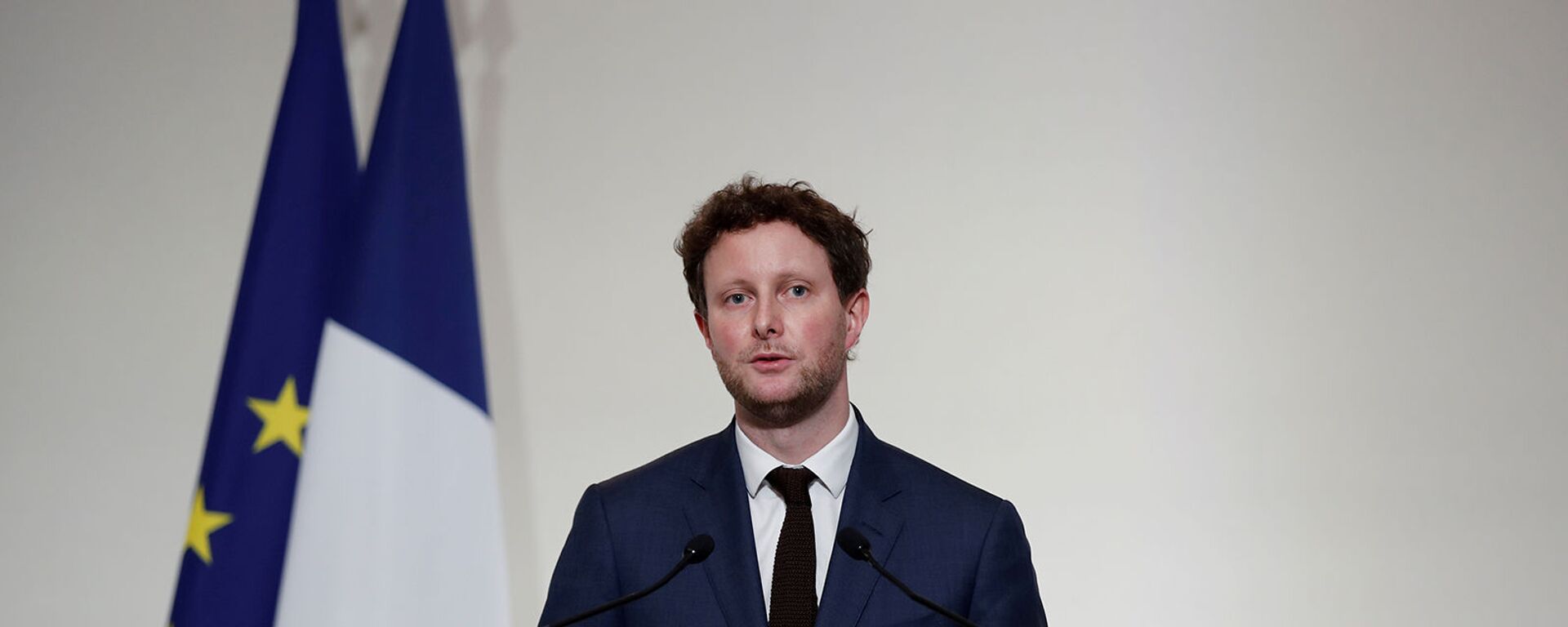 Младший министр Франции по европейским делам Клеман Бон на пресс-конференции (3 декабря 2020). Париж - Sputnik Армения, 1920, 08.07.2021