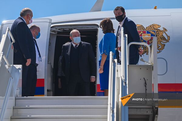 Президент Армении Армен Саркисян вместе с супругой Нуне Саркисян с официальным визитом прибыл в Грузию (15 апреля 2021). Тбилиси - Sputnik Армения