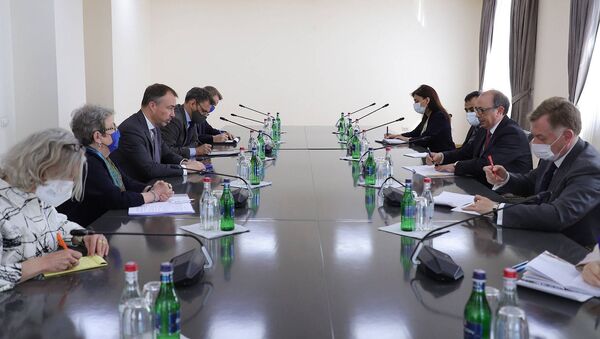 Министр иностранных дел Ара Айвазян встретился со спецпредставителем ЕС на Южном Кавказе Тойво Клааром (15 апреля 2021). Еревaн - Sputnik Արմենիա