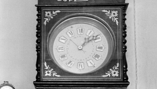 старинные часы - Sputnik Армения