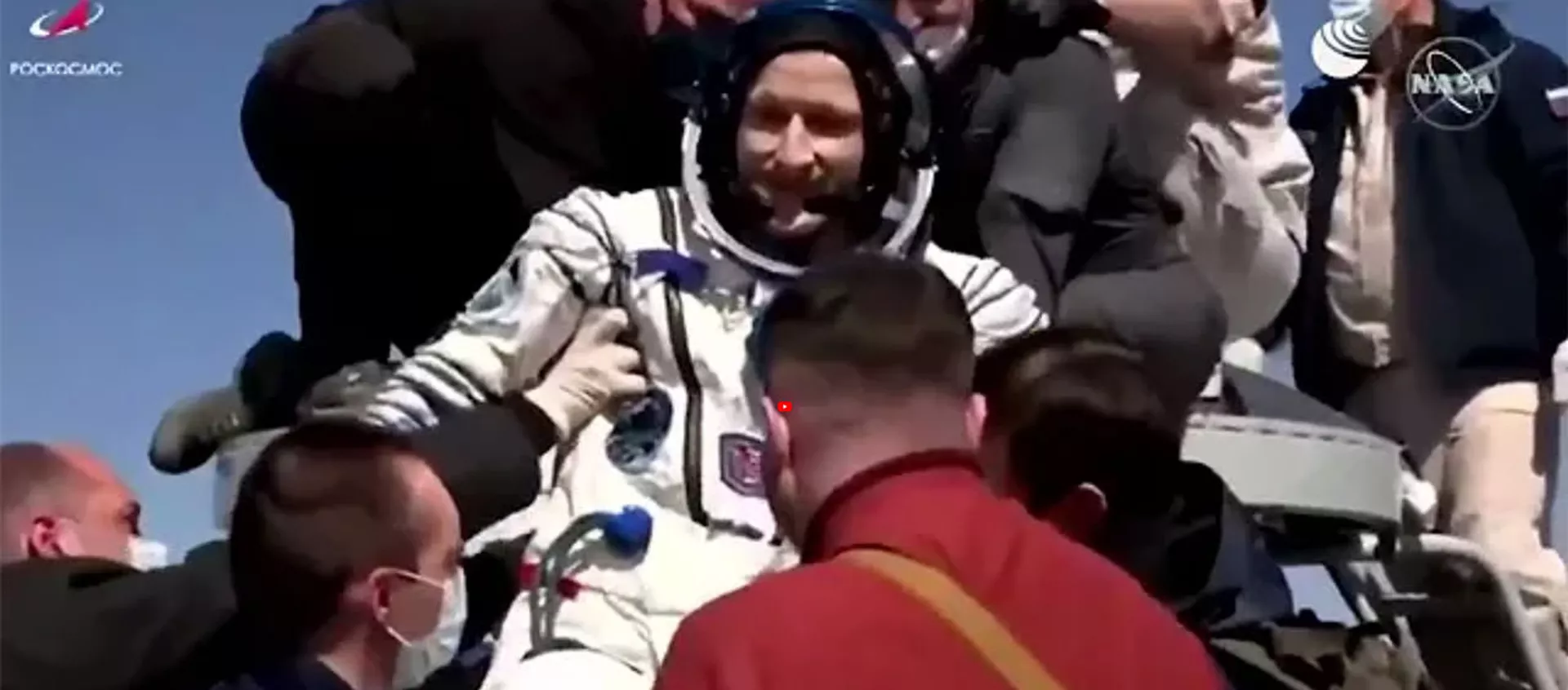 Возвращение на Землю: Союз МС-17 с экипажем МКС совершил успешную посадку - Sputnik Армения, 1920, 17.04.2021
