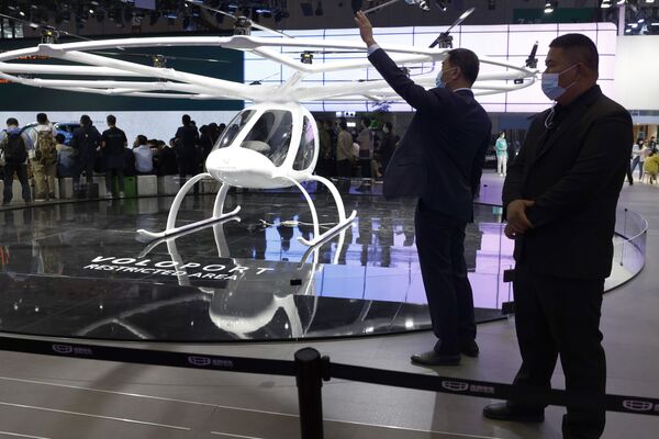 Летательный аппарат на международной автомобильной выставке в Шанхае  - Sputnik Армения