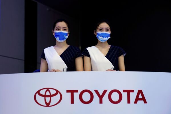 Стенд Toyota на международной автомобильной выставке в Шанхае  - Sputnik Армения