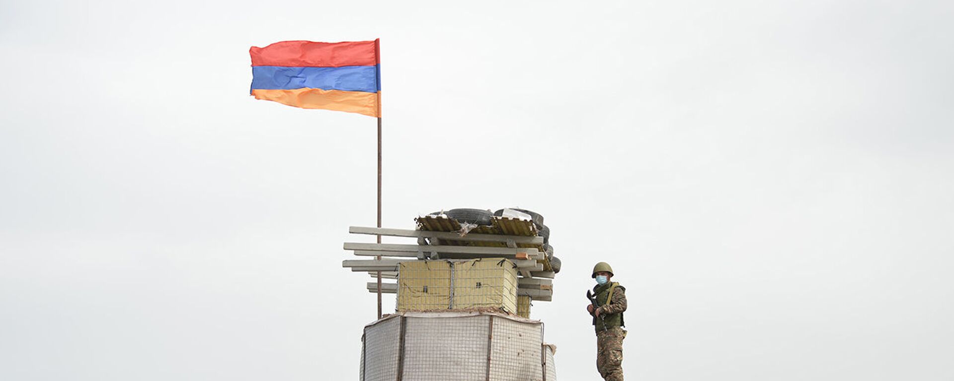 Армянский военнослужащий на армяно-азербайджанской границе - Sputnik Армения, 1920, 19.08.2021